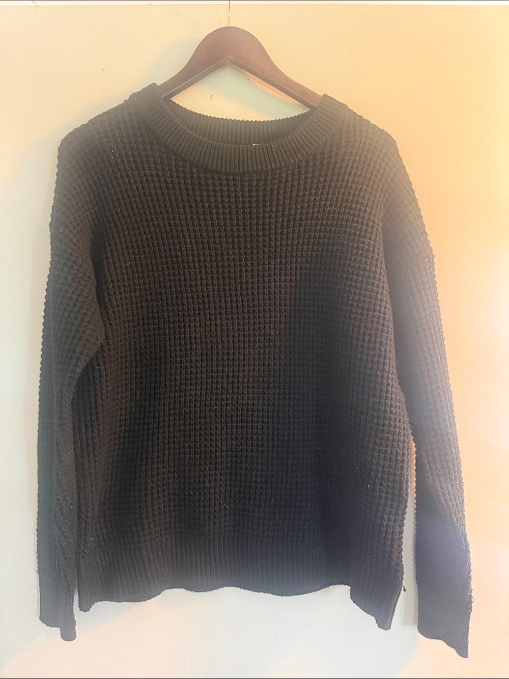 Time and Tru Women’s Black Waffle Knit Scoop Crewneck Sweater Sz L 12-14 EUC